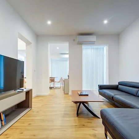 Daire 3 Bedroom Modern In *
