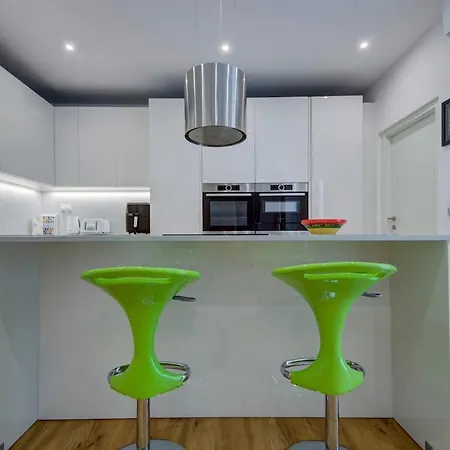 3 Bedroom Modern In Daire *