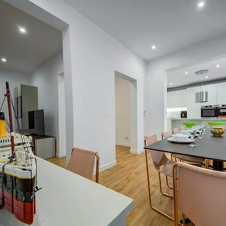 3 Bedroom Modern In Daire *