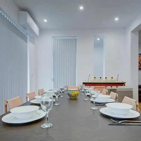 3 Bedroom Modern In *