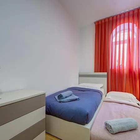 3 Bedroom Modern In *