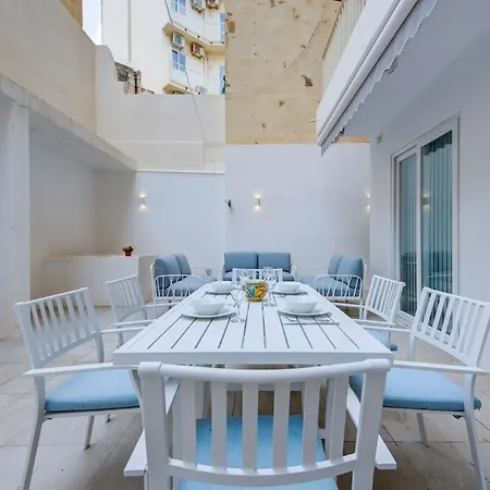 3 Bedroom Modern In * Слима