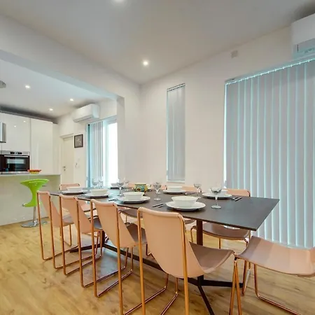 Апартаменты 3 Bedroom Modern In Слима